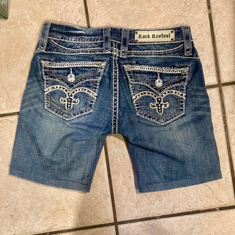 Rock Revival Bermuda Shorts Size 27